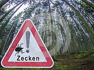 Warning sign Attention ticks in German