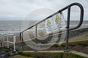 Warning sign at the north coast in Wilhelmshaven