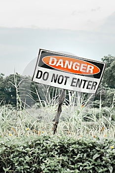 Warning sign showing danger