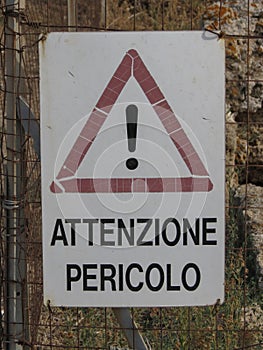 Warning triangle sign