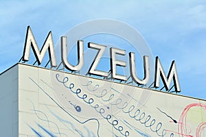 Sign Muzeum. Modern building