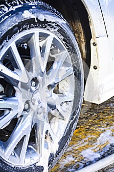 Wash car wheels shine