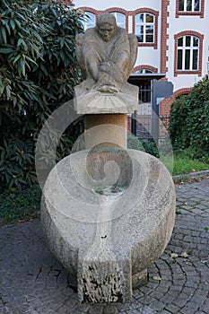 `Washer Fountain` 1982 by Karl-GÃ¼nter MÃ¶pert. Sandstone at Frauentog Alt-KÃ¶penick, MÃ¼ggelheimer StraÃŸe in 12555 Berlin