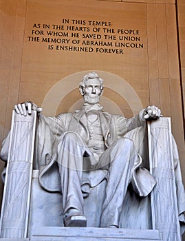 Washington, DC: Abraham Lincoln Statue at Lincoln Memorial