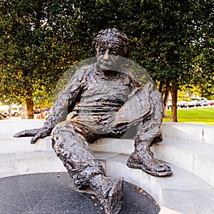 Albert Einstein statue
