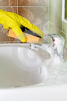 Washstand faucet cleaning