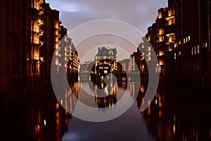 Wasserschloesschen bei Nacht Speicherstadt Hamburg Germany