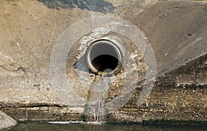 Waste pipe or drainage polluting environment.