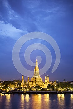 Wat Arun in Bangkok photo