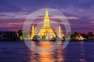 Wat arun night view temple in bangkok, Thailand