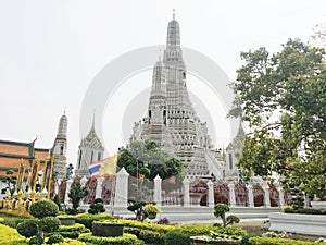 Wat Arun Ratchawararam Ratchawaramahawihan or Watarun is a Buddhist temple in Bangkok ,Thailand.