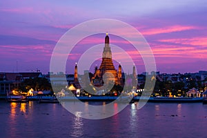 Wat Arun or Temple of Dawn with amazing sky color.