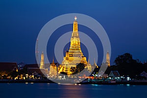 Wat Arun, The Temple of Dawn, Bangkok,Thailand photo