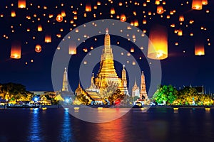 Wat Arun temple and Floating lantern in Bangkok, Thailand