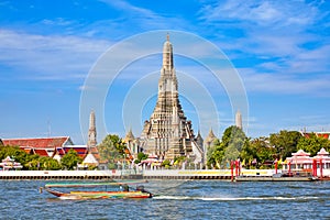 Wat Arun temple photo