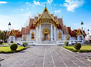 Wat Benchamabophit (the Marble Temple)