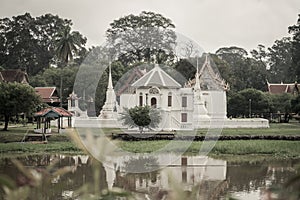 Wat bot manorom, Uthaithani