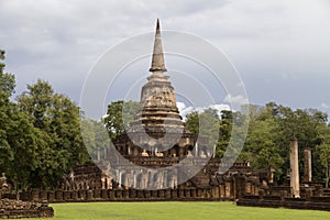 Wat Chang Lom in Si Satchanalai