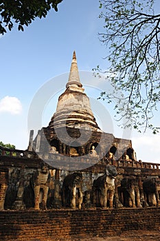 Wat Chang Lom, Si Satchanalai Historical Park