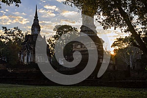 Wat Chedi Chet Thaeo and shadow moning photo