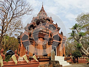 Wat Khao Angkhan