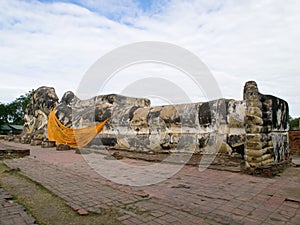 Wat Lokayasutharam in Ayutthaya