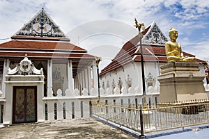 Wat Phaichayon Phon Sep Ratchaworawihan temple in Samut Prakan, Thailand