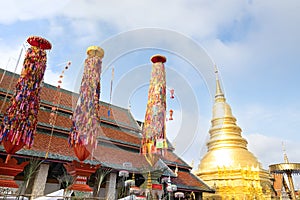 Wat Phra That Hariphunchi photo