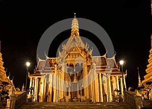 Wat Phra Kaew in Bangkok at night photo