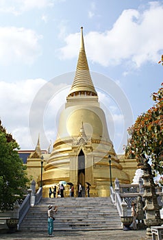 Wat Phra Kaew golden stupa, Bangkok, Thailand, Asia