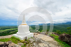 Wat Phra Phutthabat Doi Lon, the temple on mountain