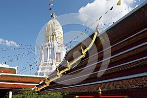 Wat Phra Si Rattana Mahathat prang.