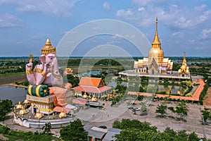 Wat Phrong Akat in Chachoengsao in Thailand