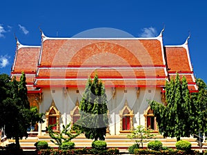 Wat Rat Niyom in Nonthaburi province