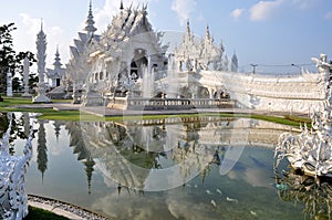 Wat Rong Khun photo