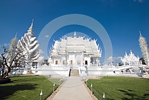 Wat Rong Khun photo