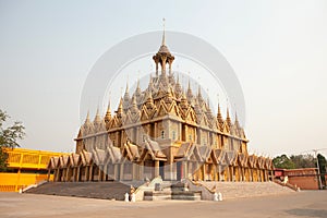 Wat Tha Sung Castle Gold photo