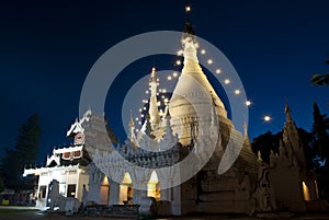 Wat thai at night