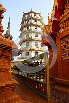 Wat Tham Khao Noi. Kanchanaburi