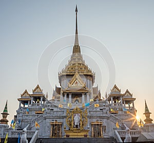 Wat Traimit, temple of the golden buddha photo