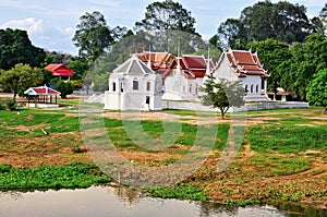 Wat Uposatha Ram,previously known as Wat Bot Manorom , is an old temple located on the bank of Sakae Krang River , Uthai Thani