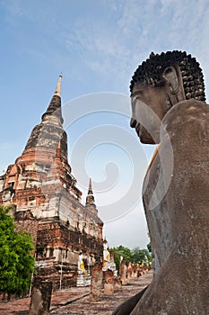 Wat Yai Chai Mongkhon. photo