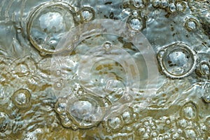 Water bubbles form abstract patterns and tectures 4