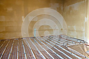 Water floor heating system interior