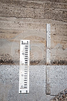 Water level indicators during low water at a Dam