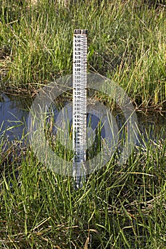 Water level measurement gauge