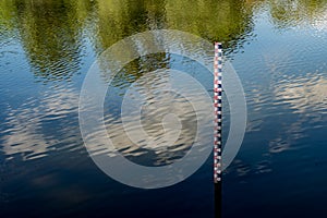 Water level pole