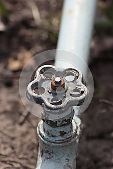 Water pipe and valve