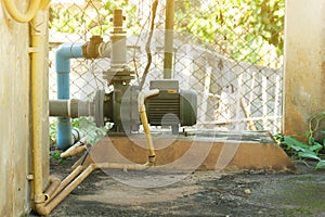 This water pump is installed and used for the village water supply system. Therefore, it has been used for a long time