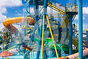 water slides and fountains in aquapark